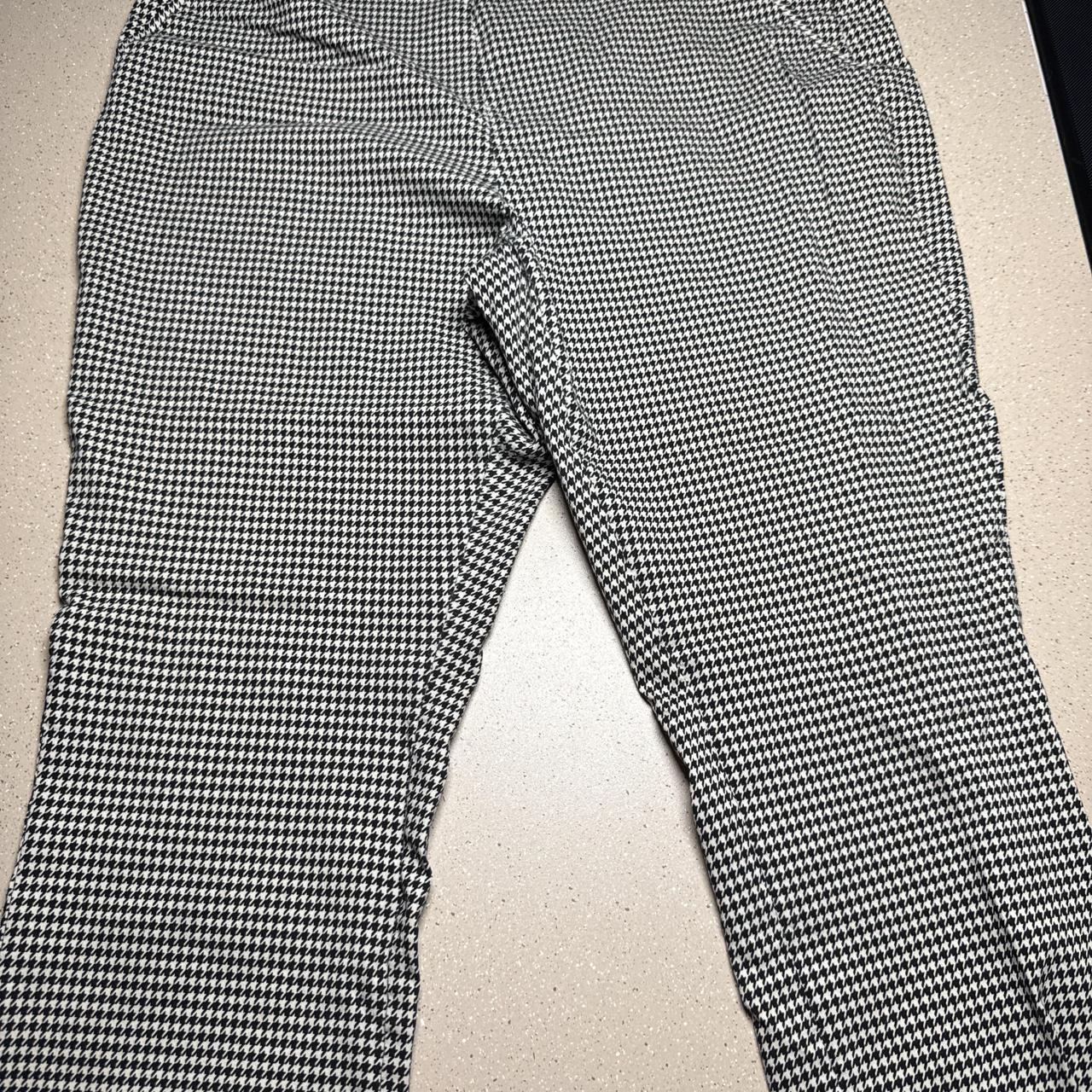 Rafaella black and white houndstooth pants...