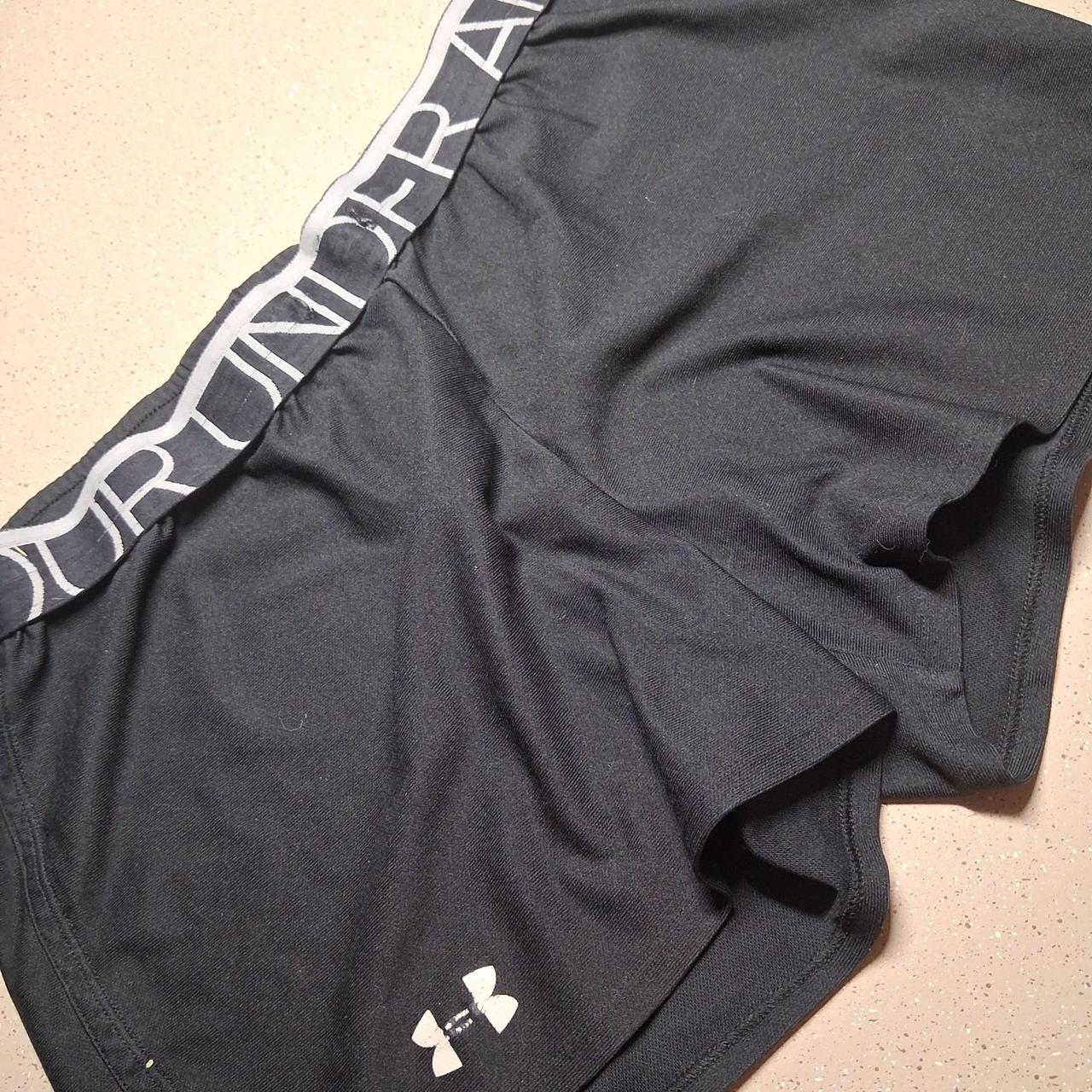 Under Armour black shorts size M #athletic #performance