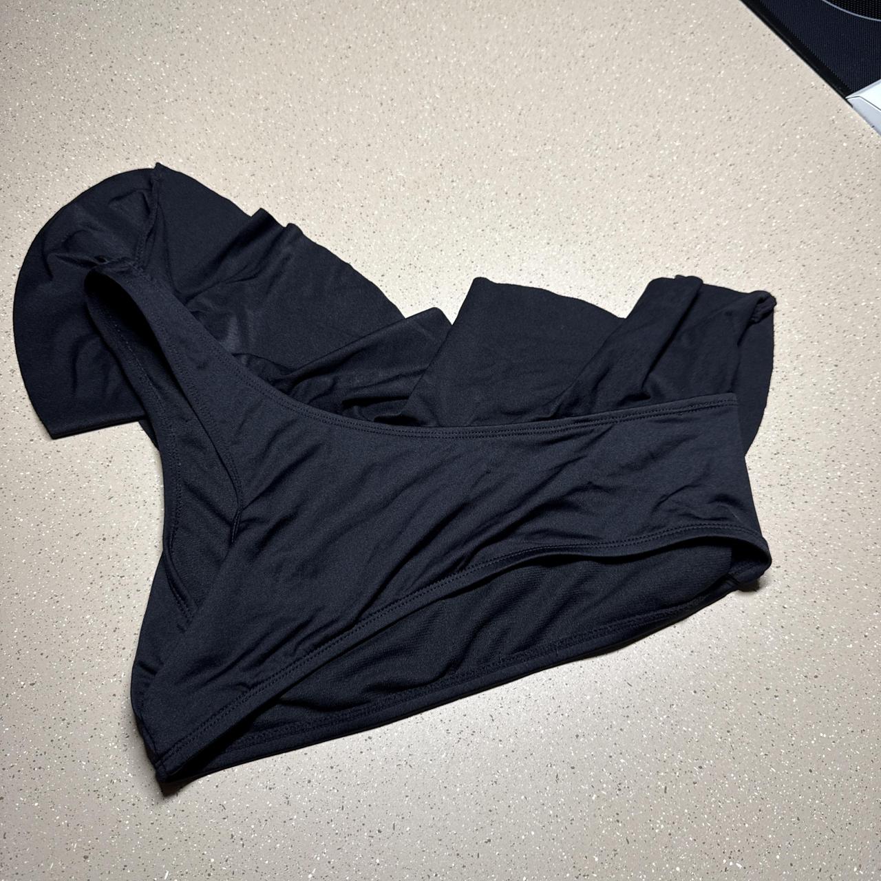 Black one shoulder crop top #oneshoulder #asymmetric